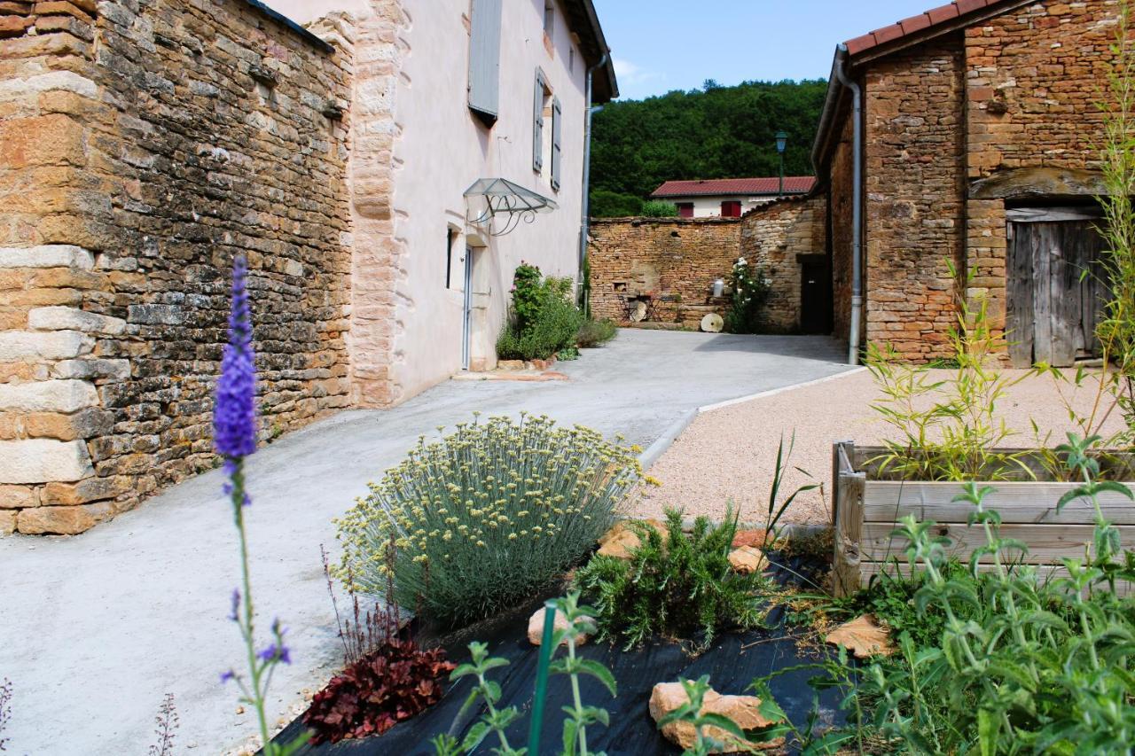 Le Clos Des Pierres Rouges Burgy Exterior foto